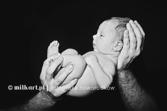 fotografia-noworodkowa-sesje-noworodkow-poznan-zdjecia-niemowlat-sesja-dla-niemowlaka-sesja-na-prezent-sesja-zdjeciowa-w-ciazy-zdjecia-nowordkowe-MILKart